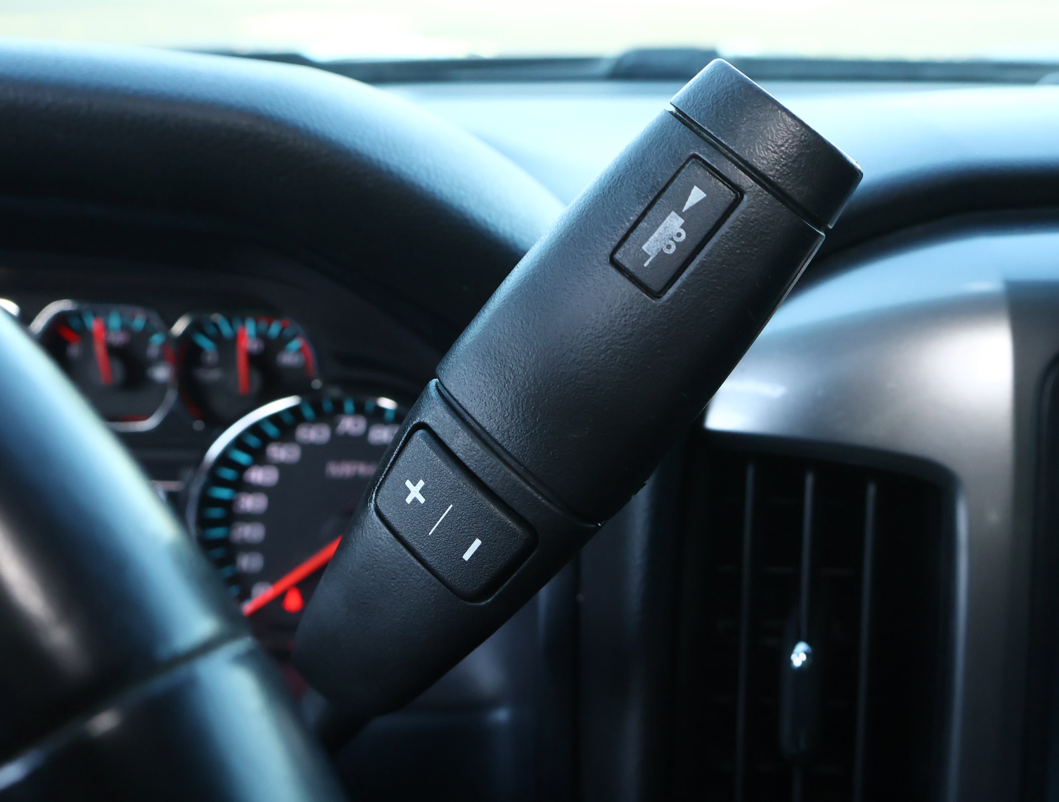 Used 2018 Chevrolet Silverado 1500 LT w/ Texas Edition RWD image 15
