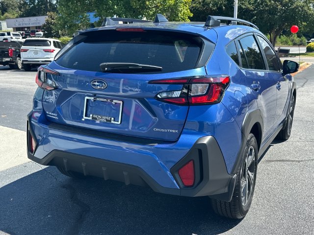 Used 2025 Subaru Crosstrek 2.5i Premium AWD/4WD image 3
