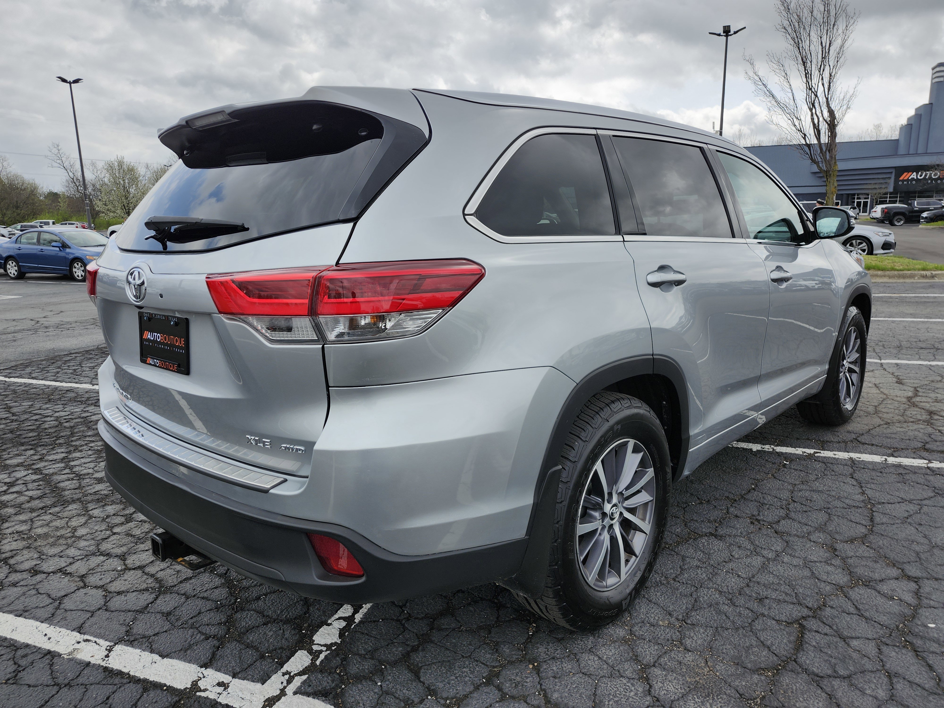 Used 2017 Toyota Highlander XLE image 18