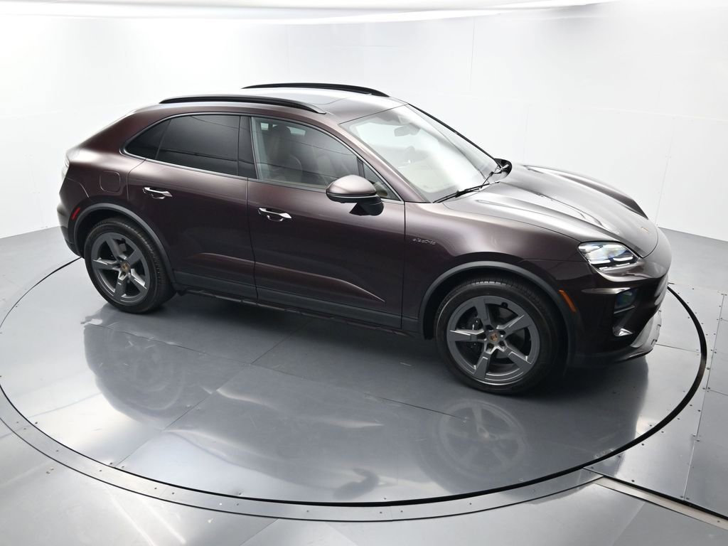 Certified 2025 Porsche Macan 4 Electric image 42