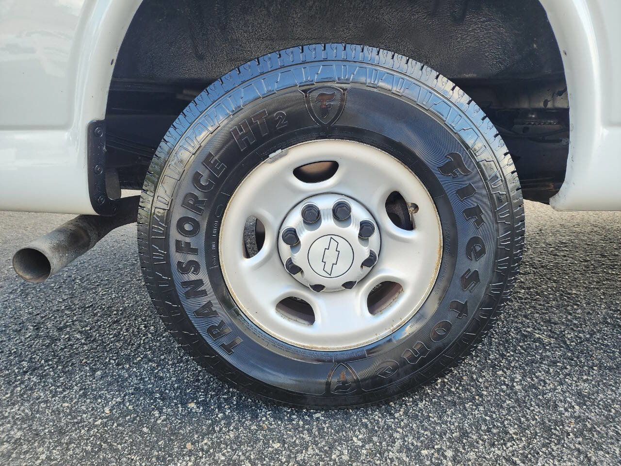 Used 2018 Chevrolet Express 2500 Extended image 12