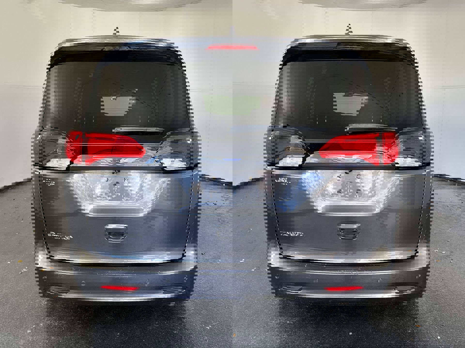 Used 2018 Chrysler Pacifica LX w/ Tire & Wheel Group image 10