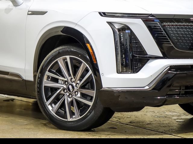 New 2027 Cadillac Vistiq Sport w/ LPO, Floor Liner Package AWD/4WD image 4