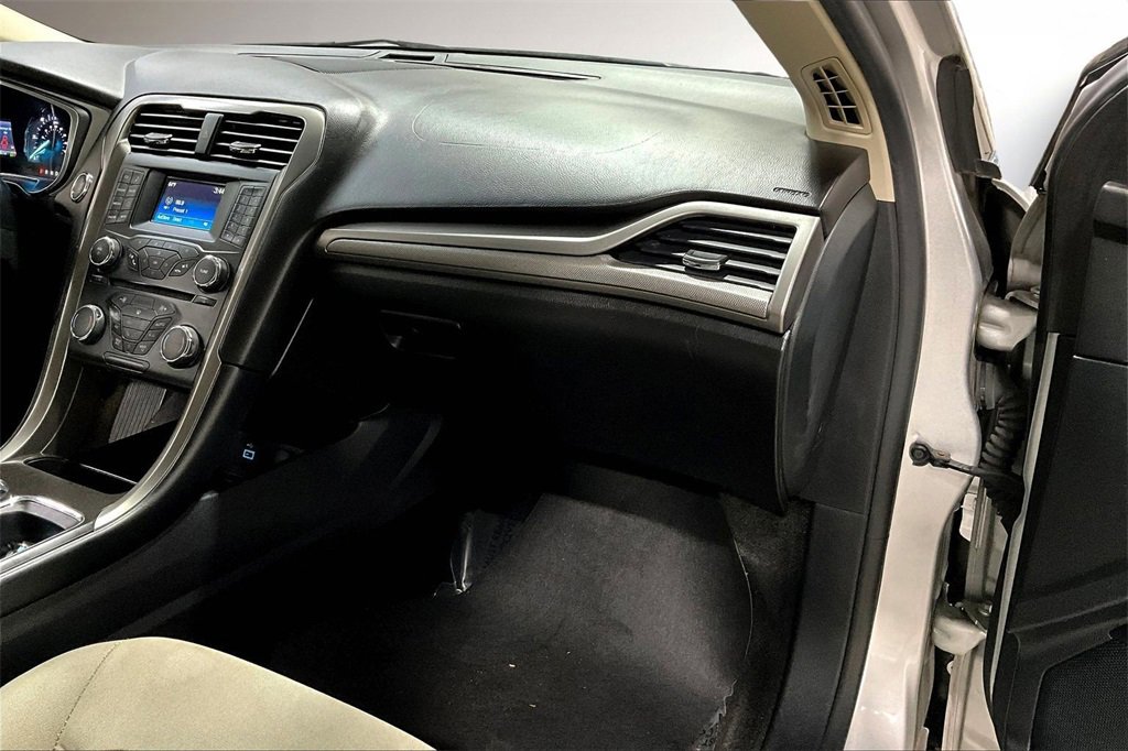 Used 2018 Ford Fusion S image 25