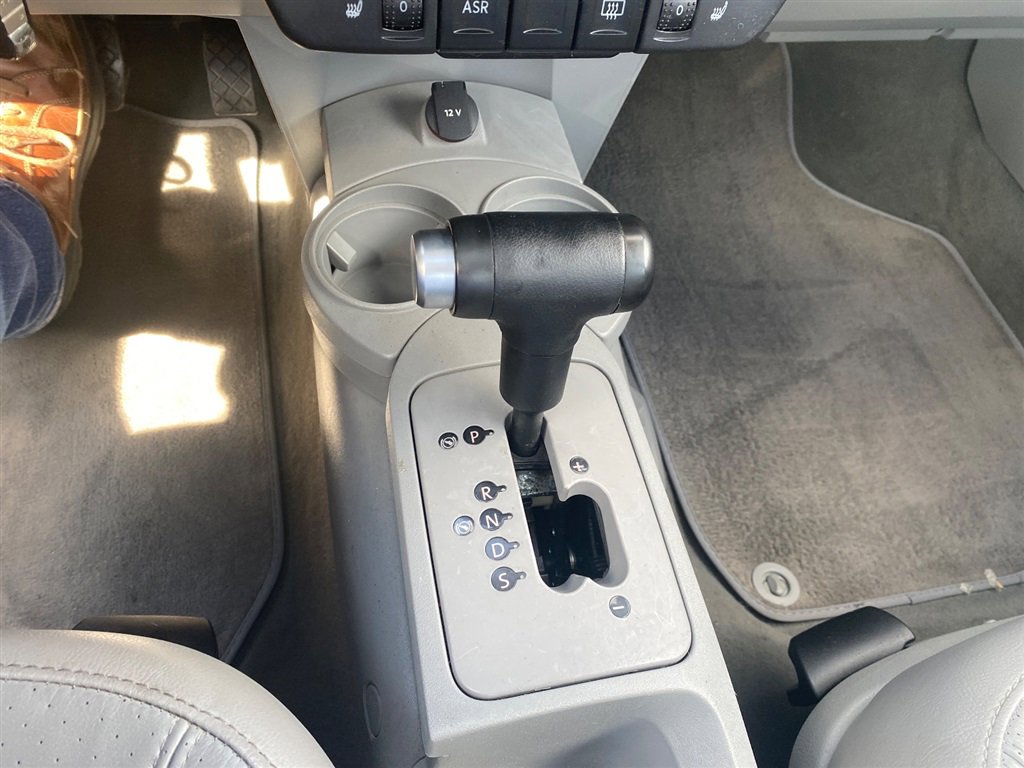 Used 2005 Volkswagen Beetle GLS FWD image 12