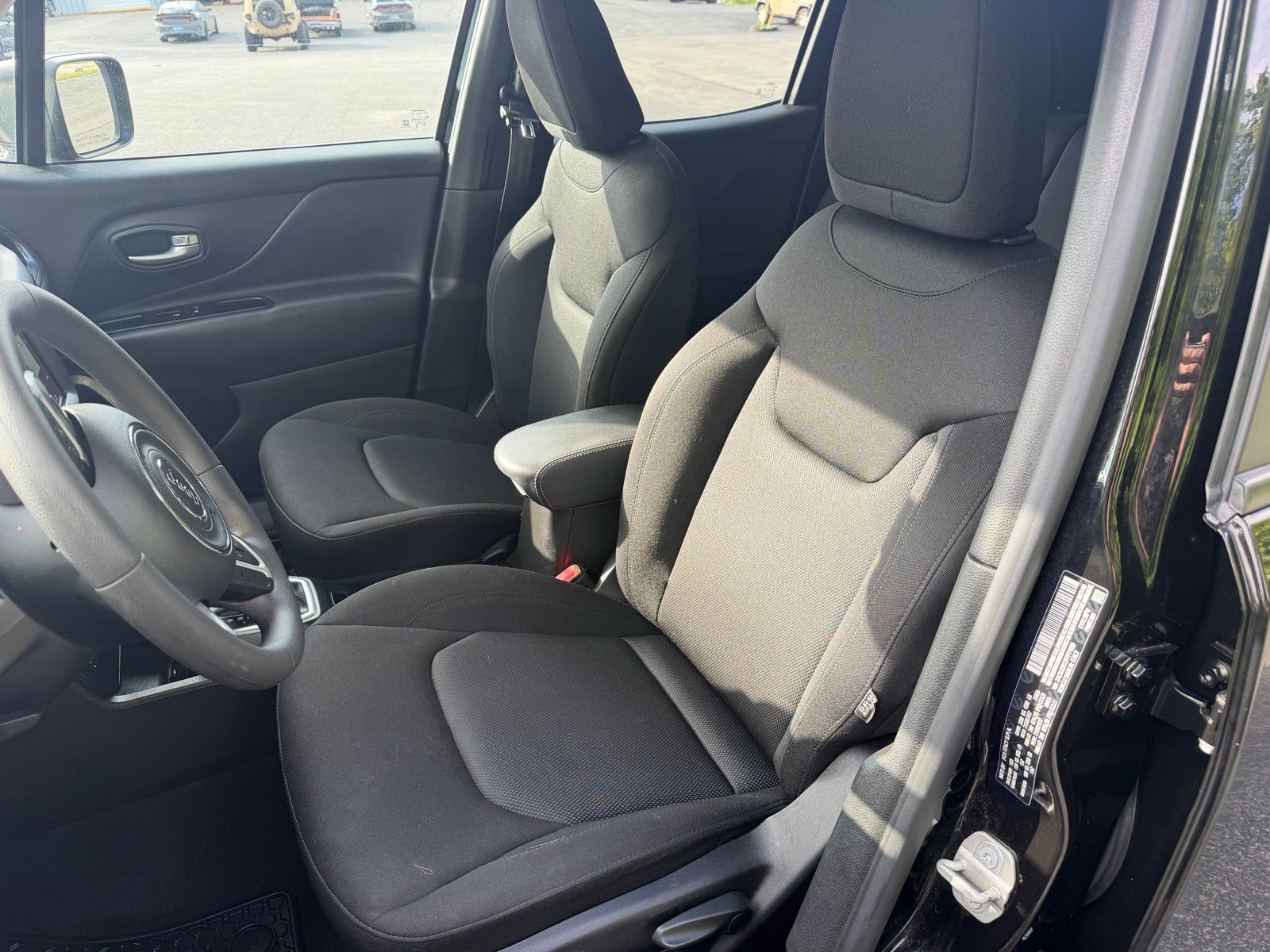 Used 2023 Jeep Renegade Latitude AWD/4WD image 25