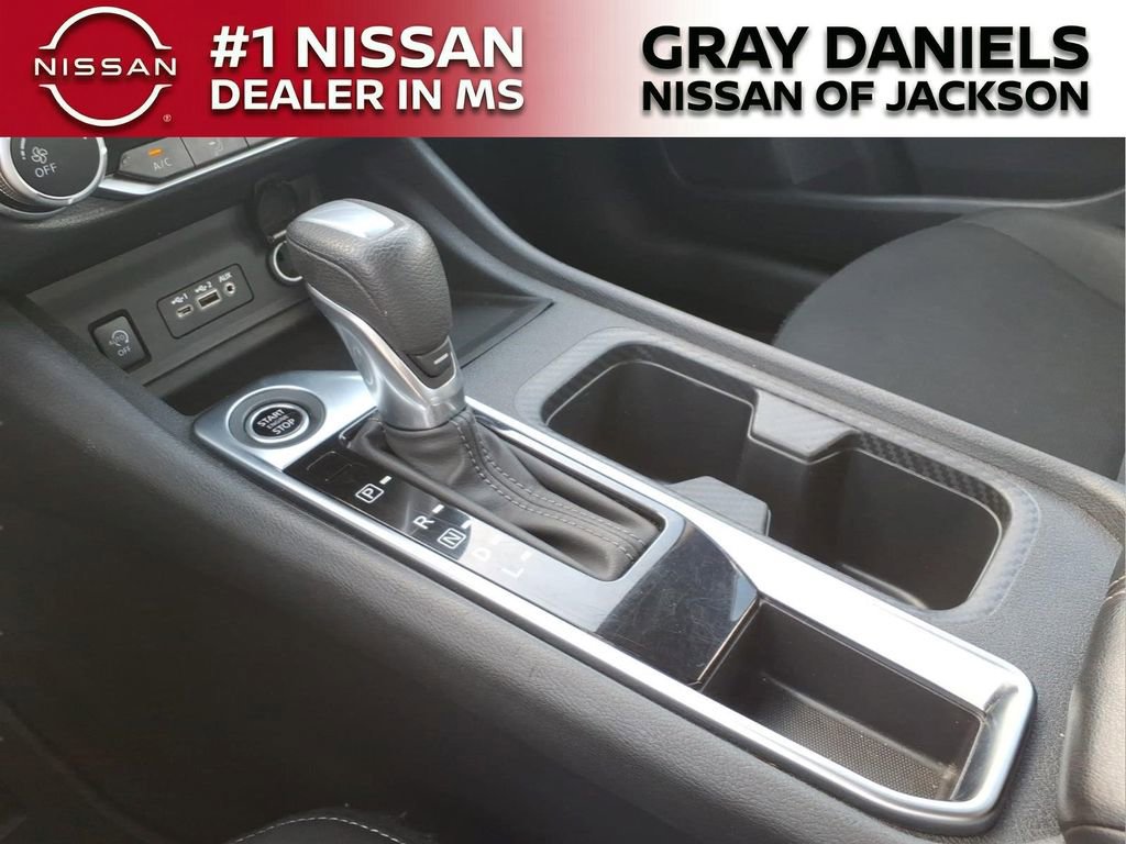 Used 2024 Nissan Sentra SV FWD image 19