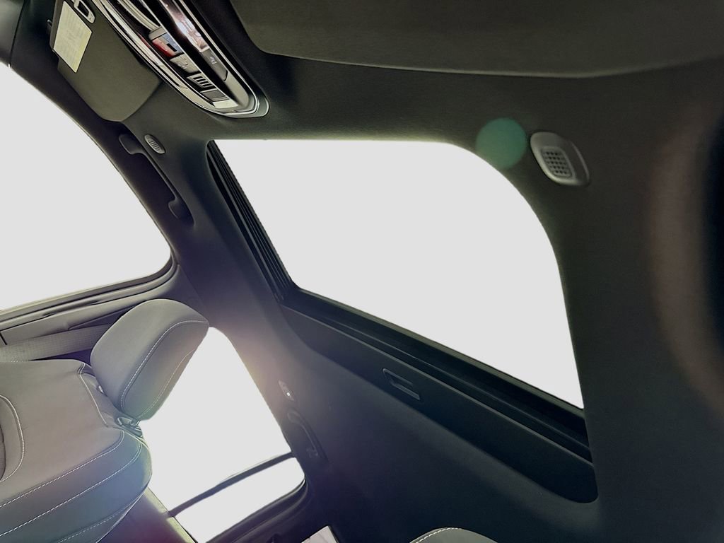 New 2025 Jeep Grand Cherokee Laredo X image 20