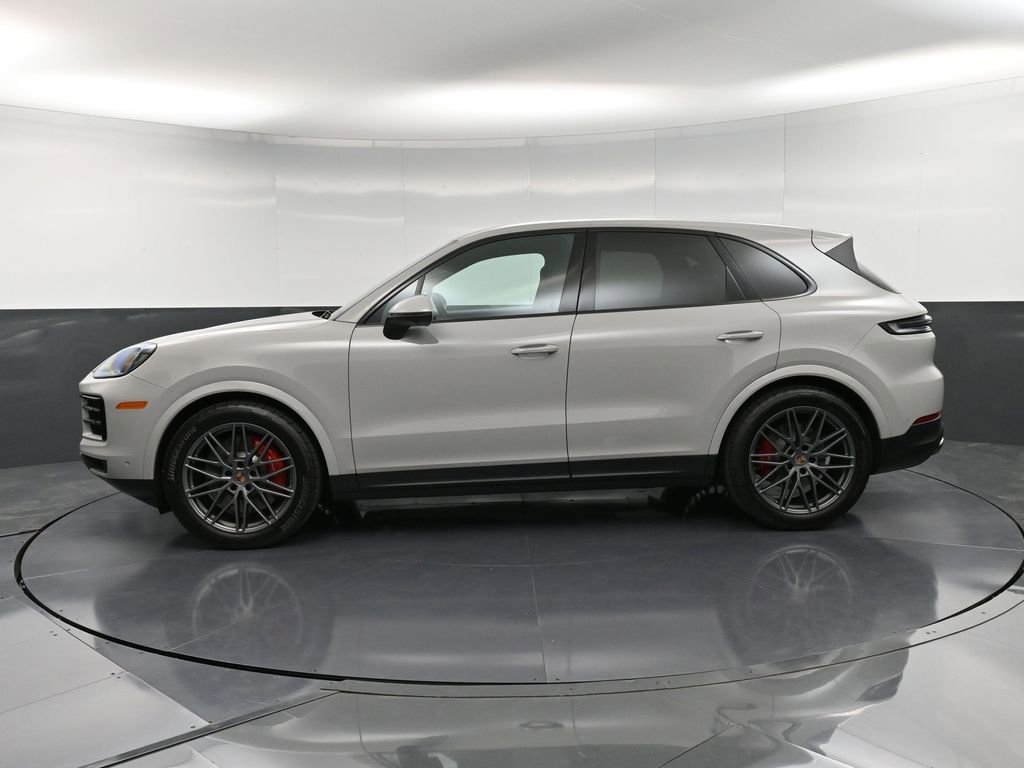 New 2026 Porsche Cayenne S image 2