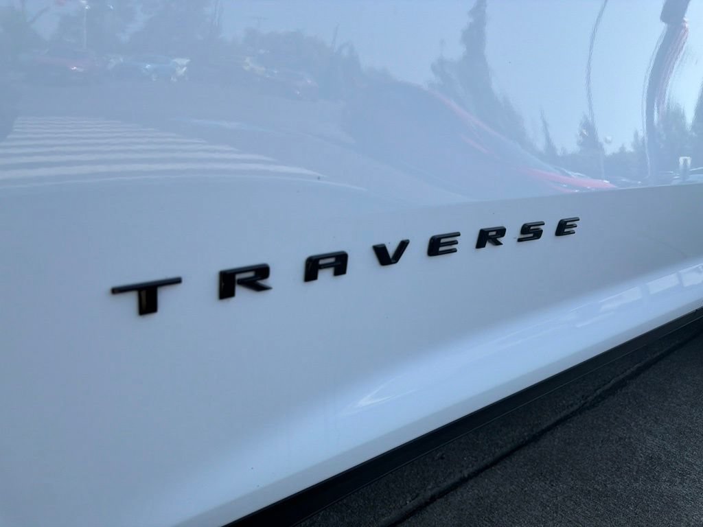 Used 2025 Chevrolet Traverse LT w/ Midnight/Sport Edition FWD image 30