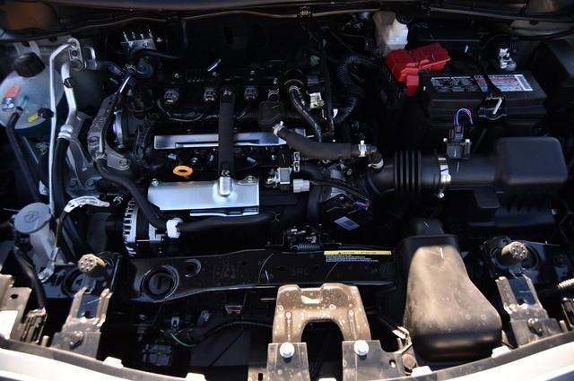 New 2025 Nissan Versa SR w/ Trunk Package FWD image 23