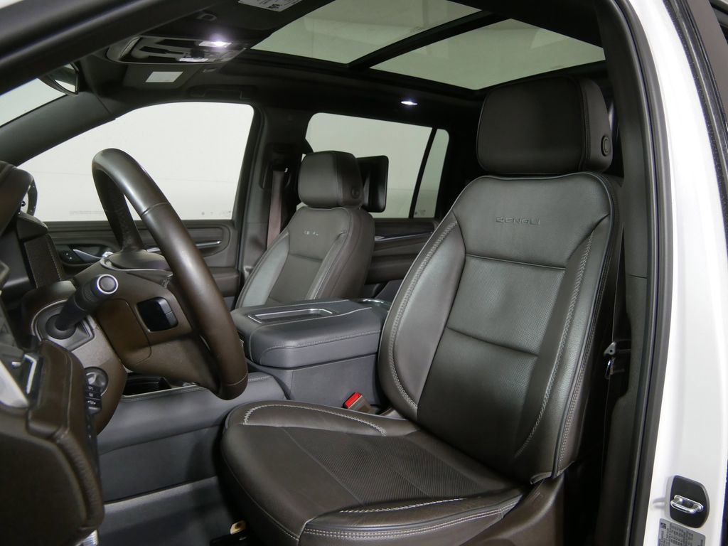 Used 2023 GMC Yukon XL Denali image 11
