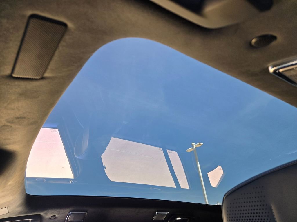 Certified 2025 Cadillac Escalade IQ Luxury 2 w/ LPO, Premium Carpet Package image 9