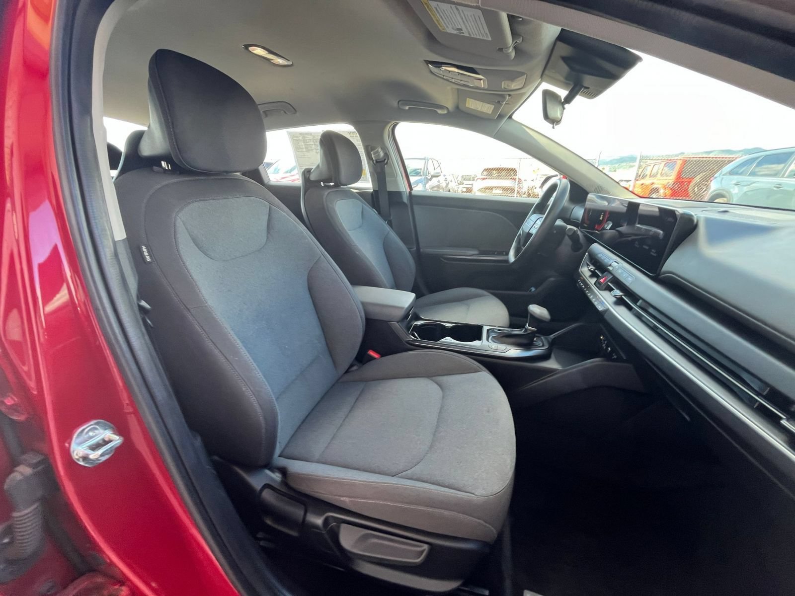 Used 2025 Kia K4 FWD image 48