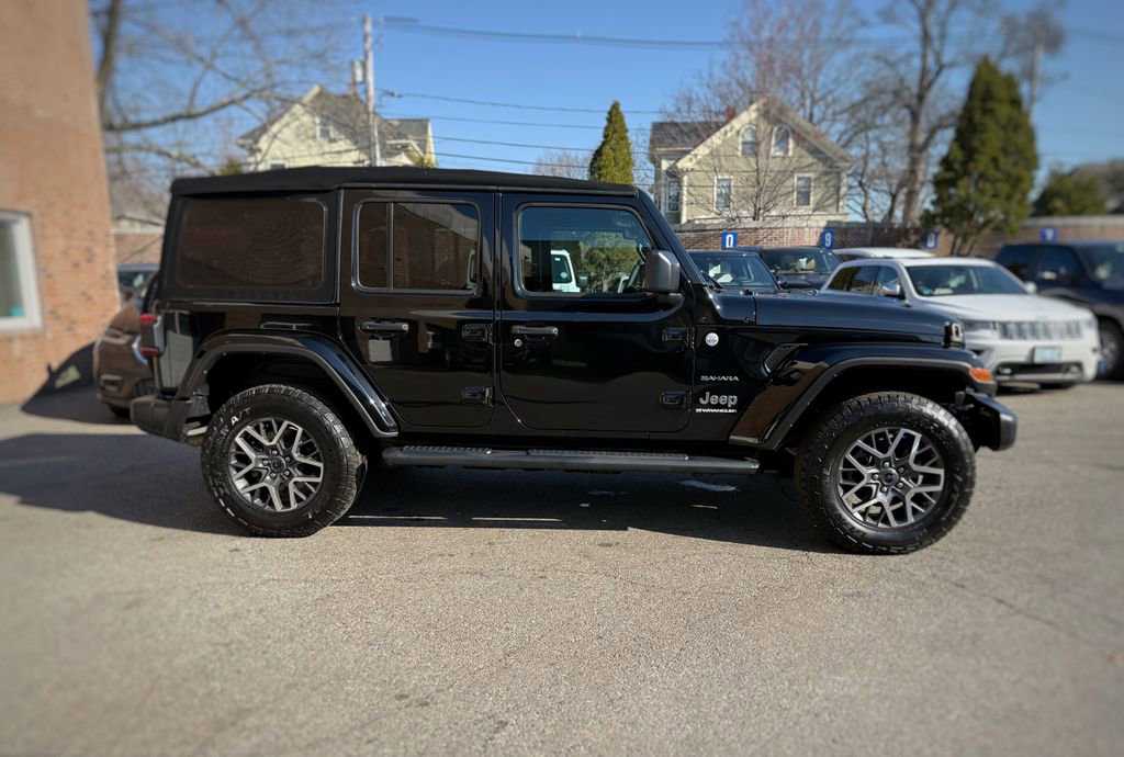 Used 2024 Jeep Wrangler Sahara w/ Technology Group image 4