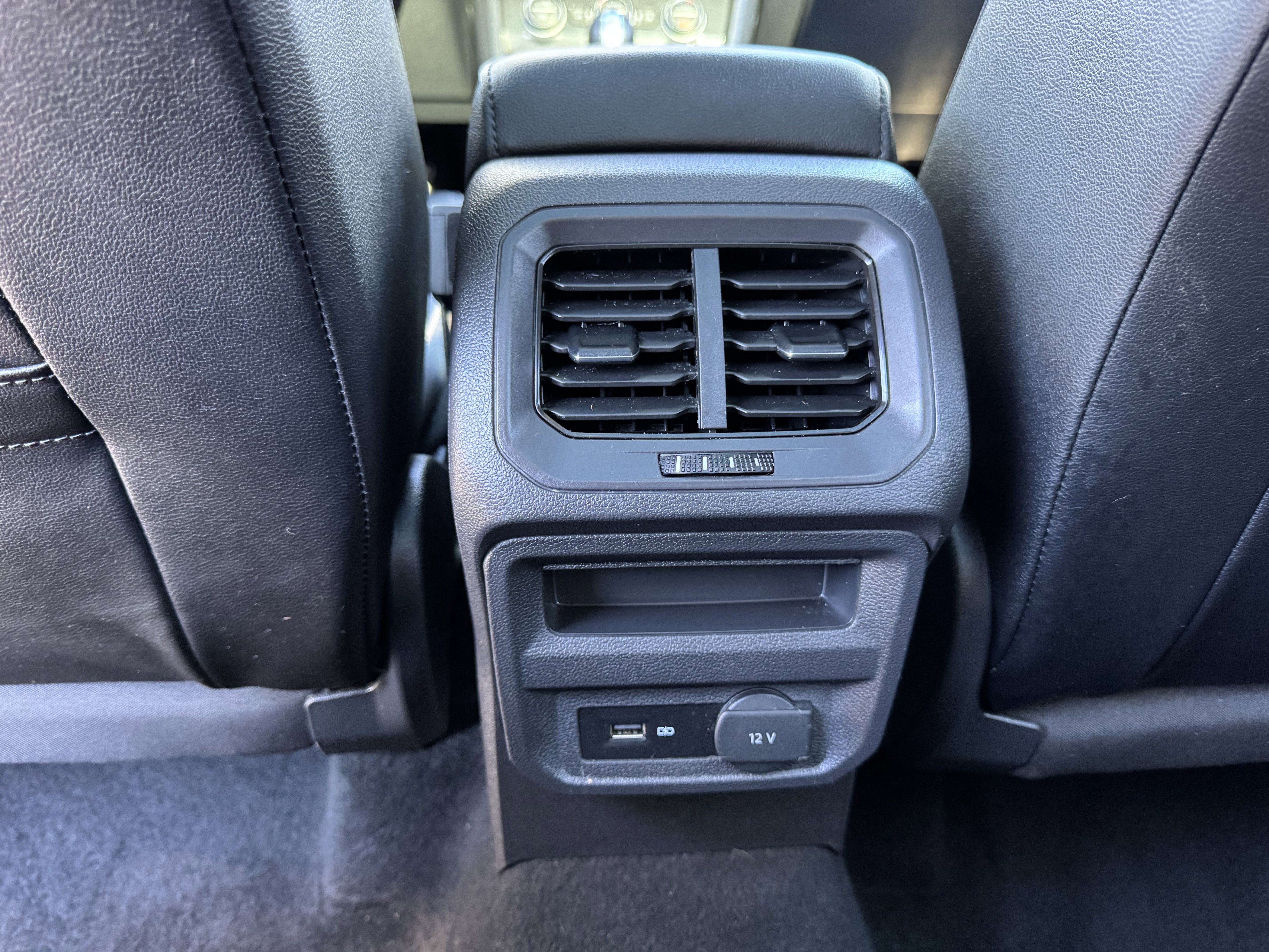 Certified 2019 Volkswagen Tiguan SE w/ Panoramic Sunroof Package image 34