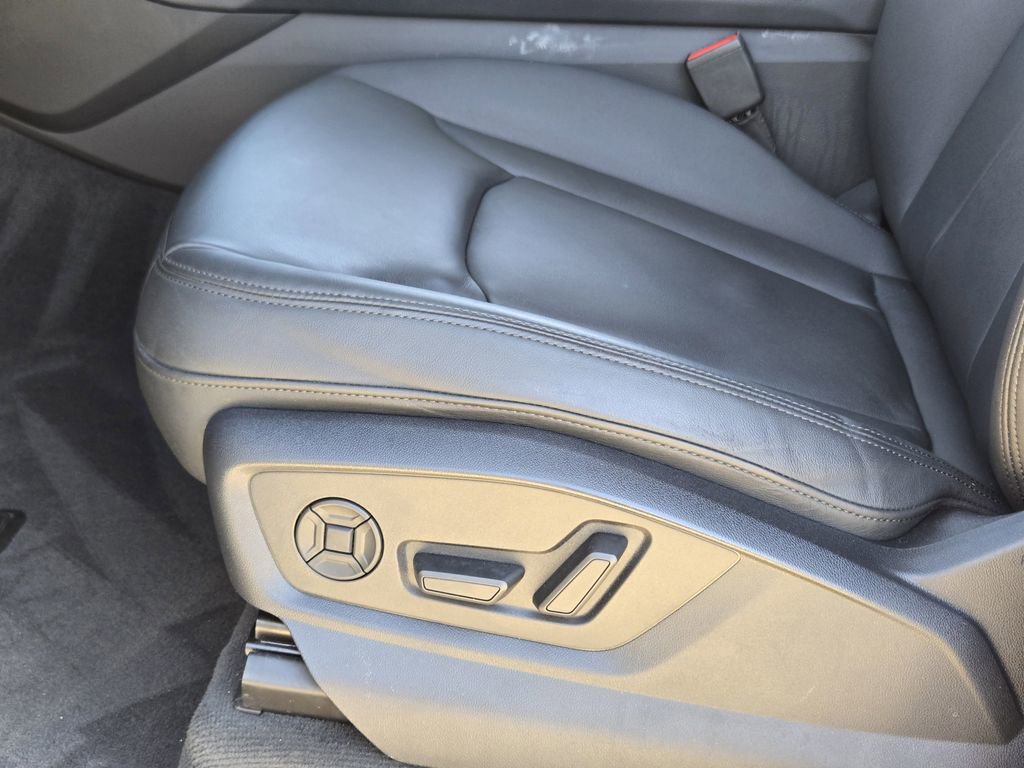 Certified 2023 Audi Q7 2.0T Premium w/ Convenience Package image 28
