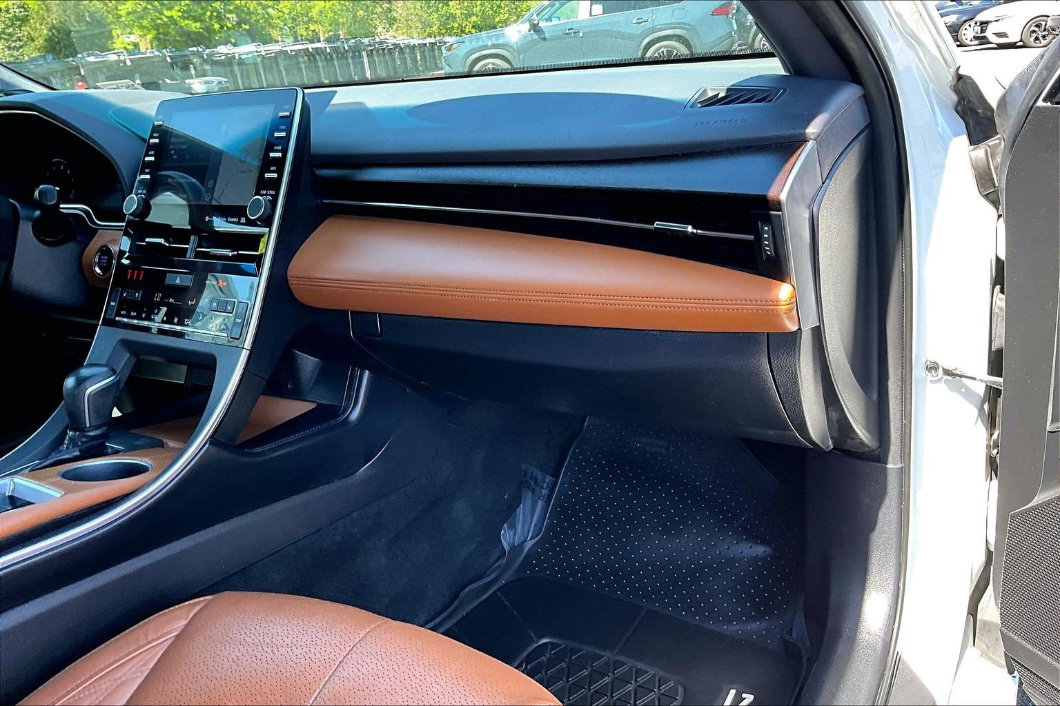 Used 2019 Toyota Avalon Limited w/ Advanced Safety Package image 15