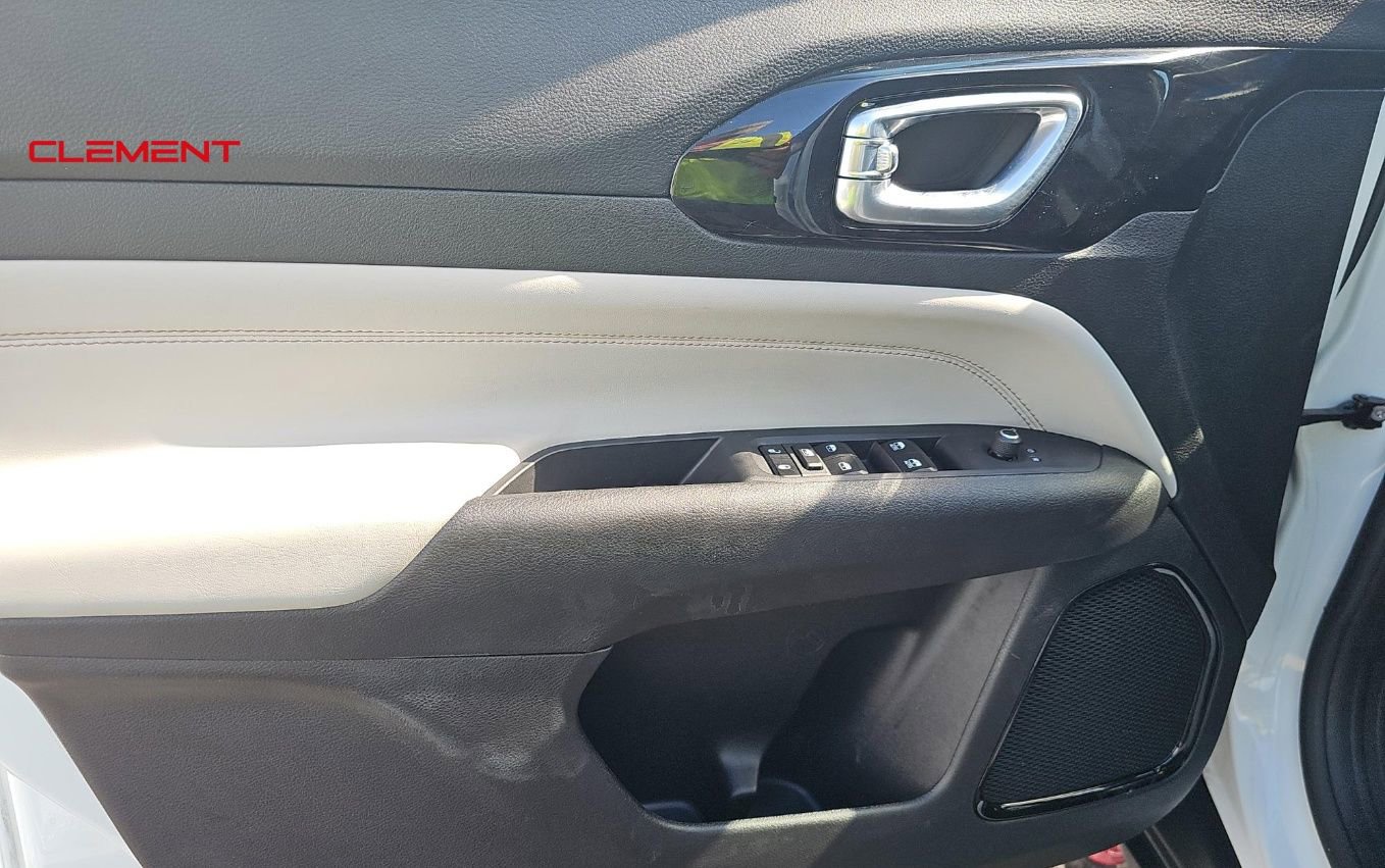 Used 2023 Jeep Compass Limited image 9