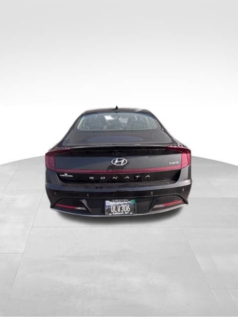 Used 2022 Hyundai Sonata Limited w/ Winter Weather Package FWD image 8