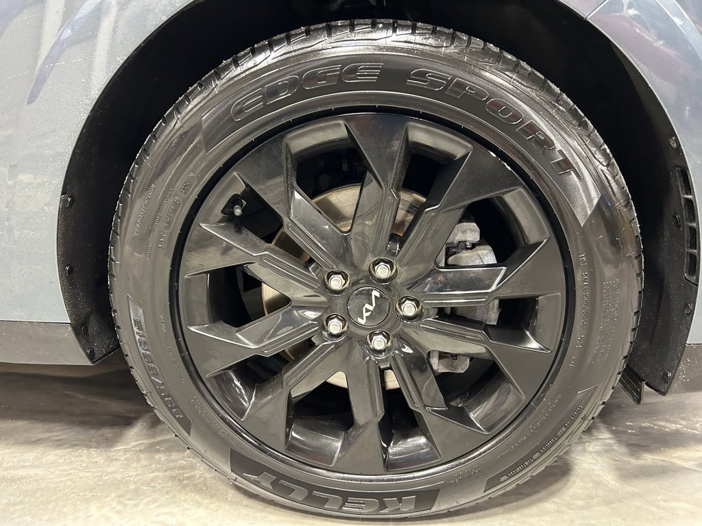 Used 2022 Kia Carnival SX Prestige image 21