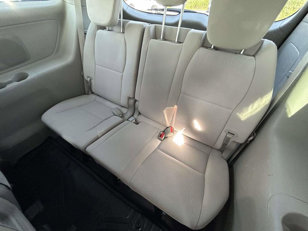 Used 2021 Kia Sedona LX FWD image 11