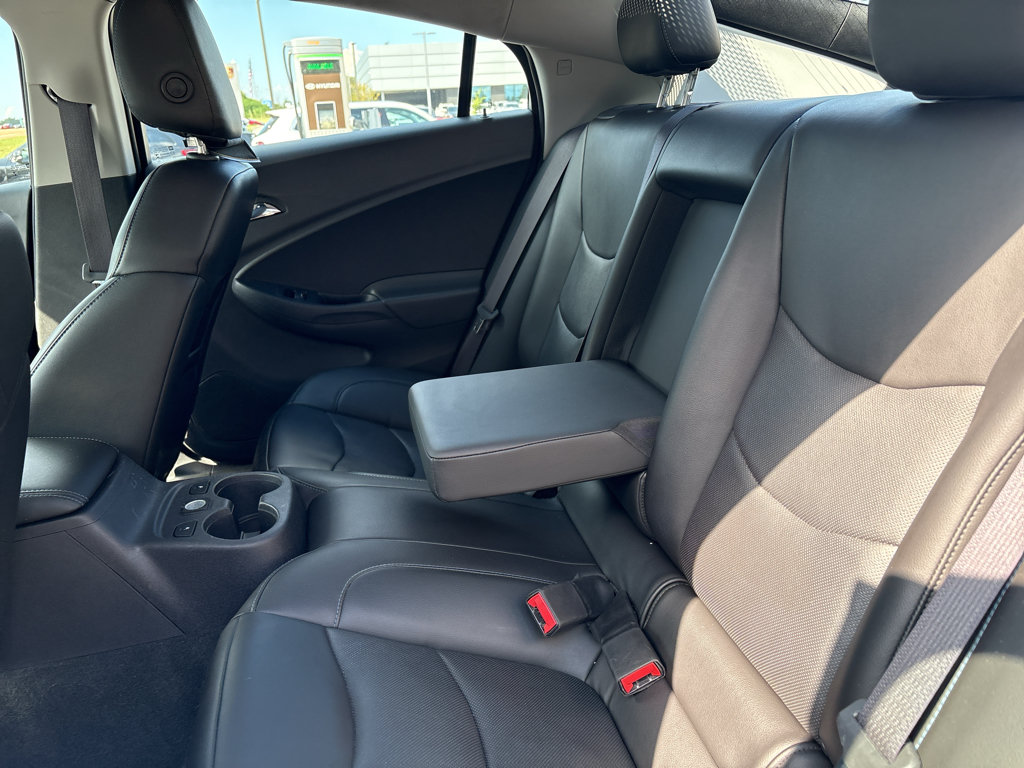 Used 2017 Chevrolet Volt Premier w/ Driver Confidence II Package FWD image 11