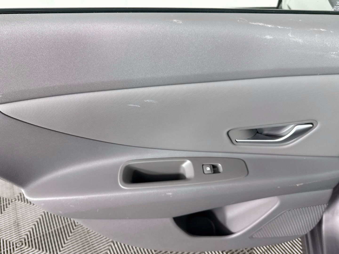 Used 2023 Hyundai Elantra SEL w/ Convenience Package FWD image 23