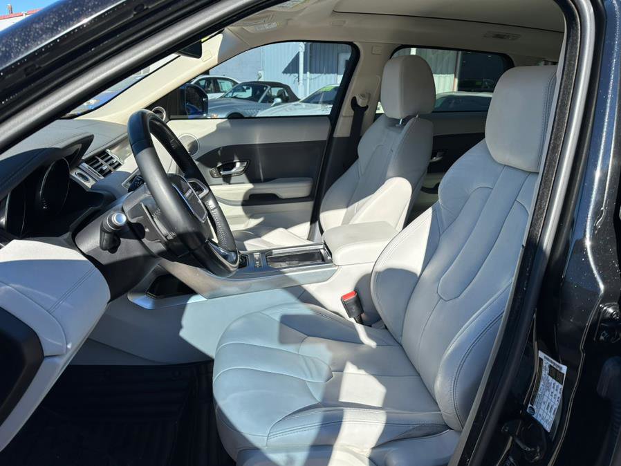 Used 2015 Land Rover Range Rover Evoque Pure Premium image 12