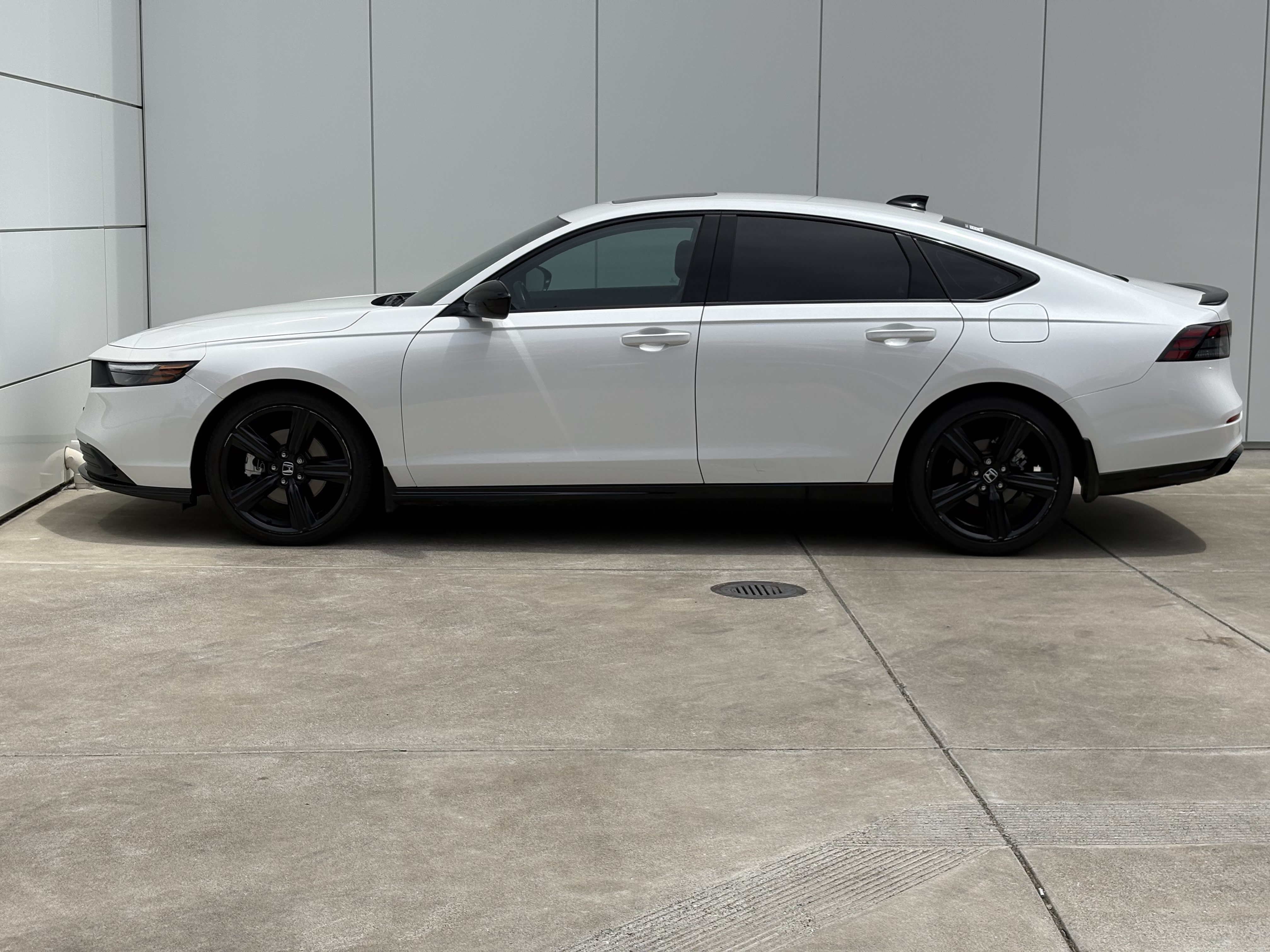 Used 2025 Honda Accord Sport image 4