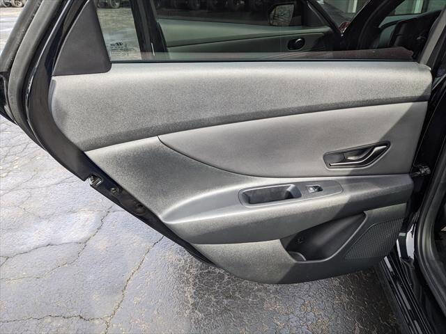 Used 2025 Hyundai Elantra Sport image 13