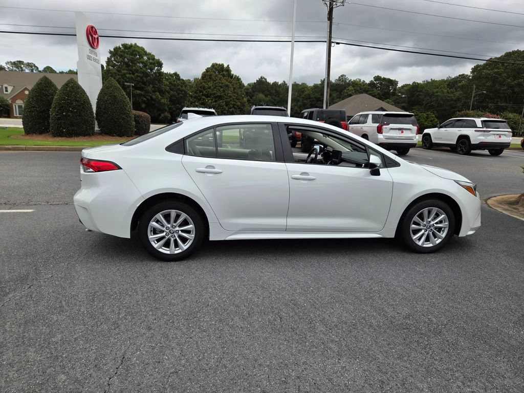 Used 2024 Toyota Corolla LE w/ LE Convenience Package FWD image 12