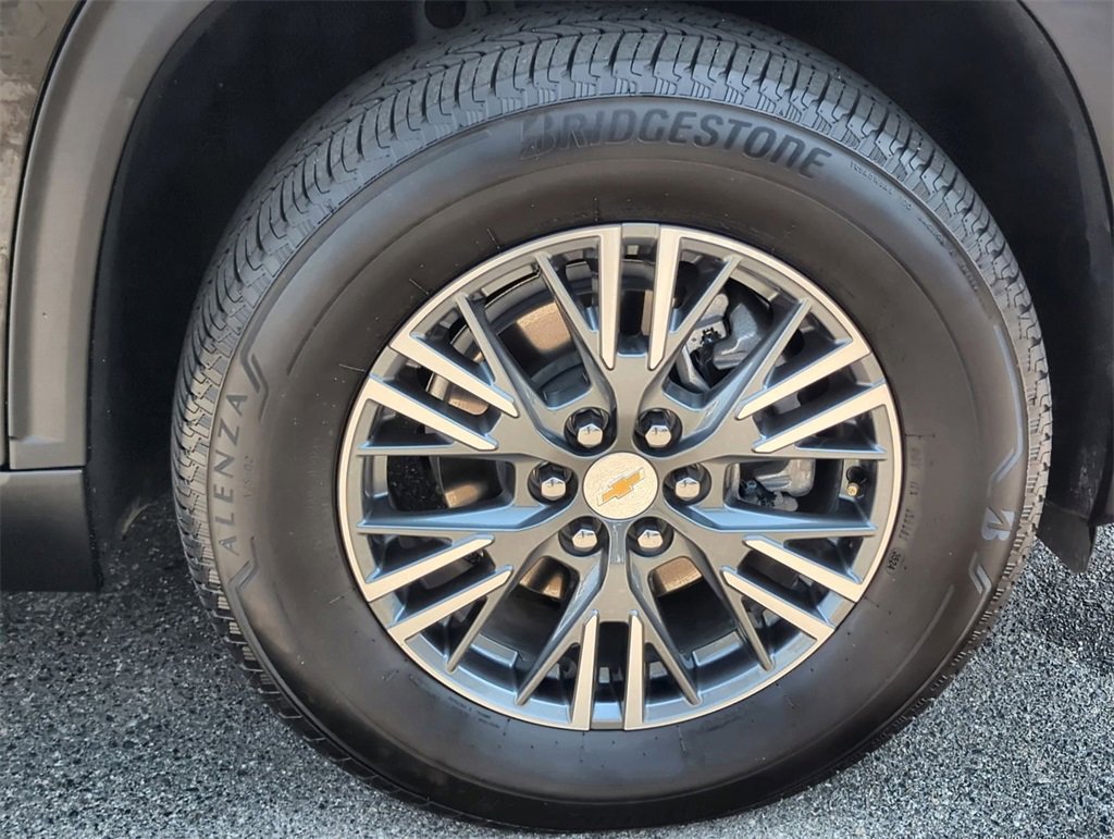 Certified 2025 Chevrolet Traverse LT image 32