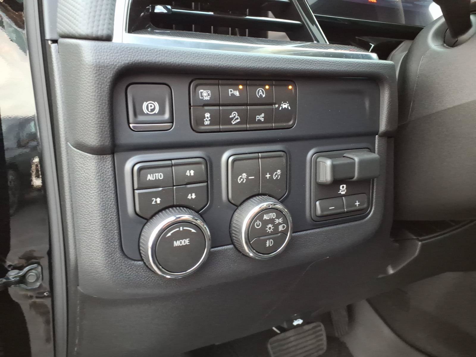 New 2026 Chevrolet Suburban RST w/ Comfort Package AWD/4WD image 7