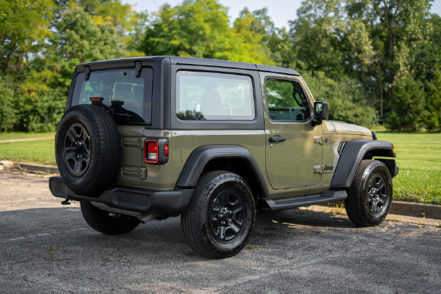 Used 2025 Jeep Wrangler Sport AWD/4WD image 5