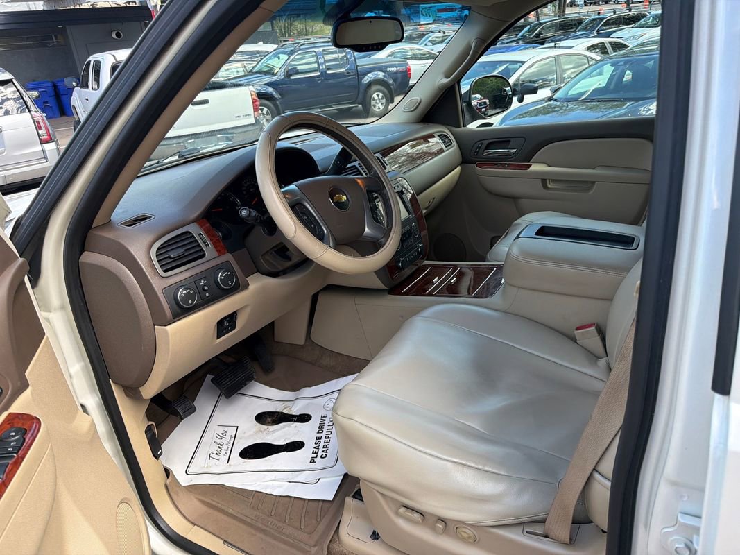 Used 2013 Chevrolet Suburban LTZ AWD/4WD image 13