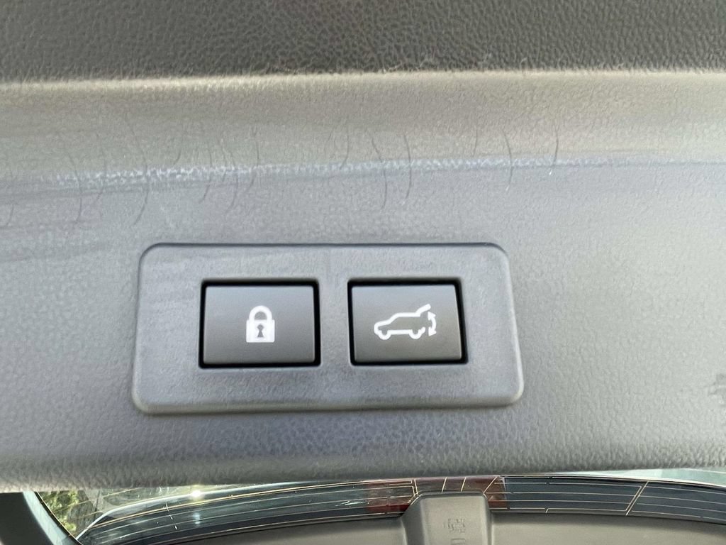 Used 2025 Subaru Ascent Bronze Edition w/ Popular Package #2 AWD/4WD image 11