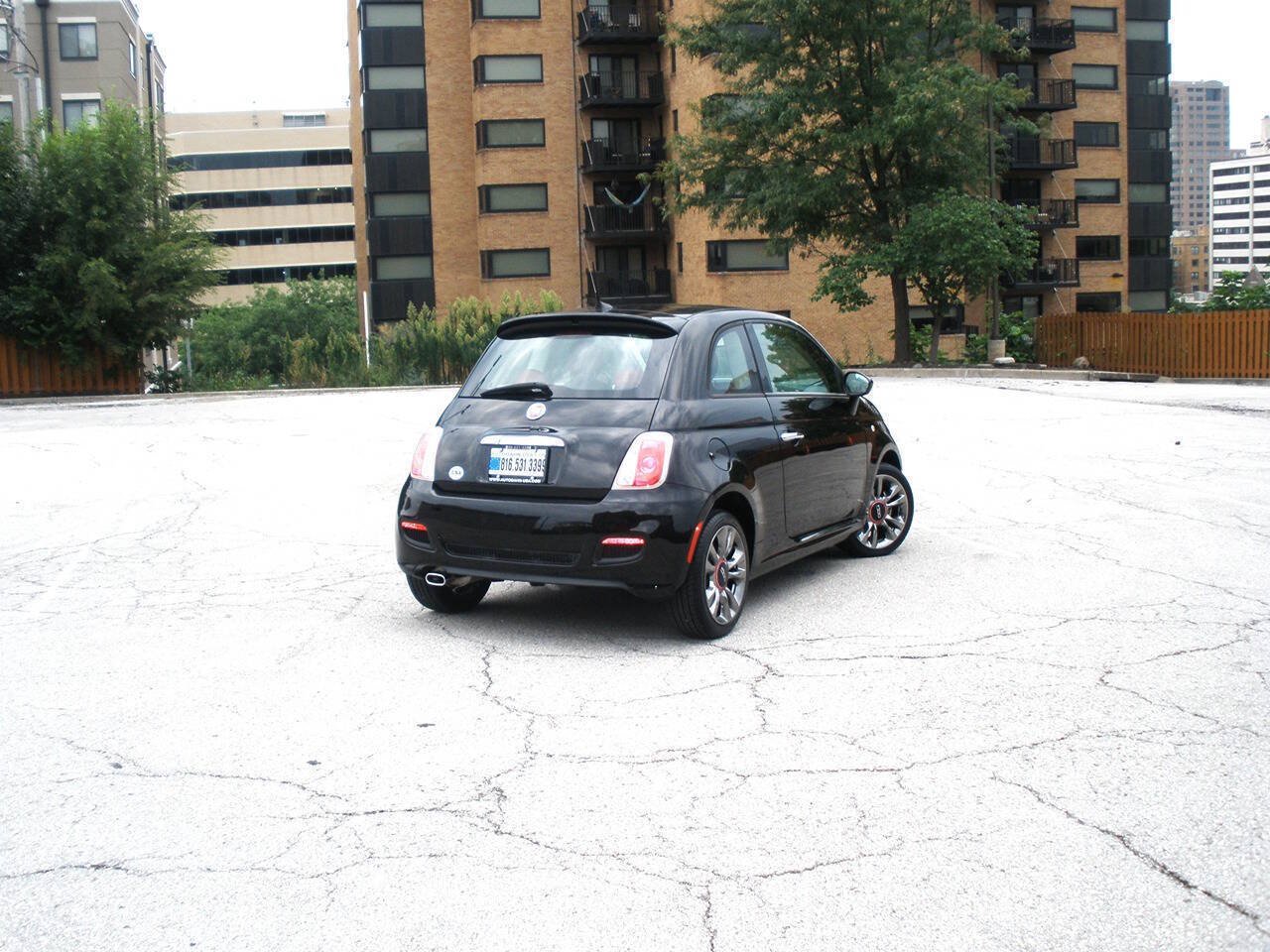 Used 2017 FIAT 500 Pop w/ Sport Appearance Package FWD image 18