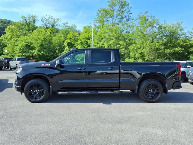 Used 2024 Chevrolet Silverado 1500 RST w/ Z71 Off-Road Package AWD/4WD image 2