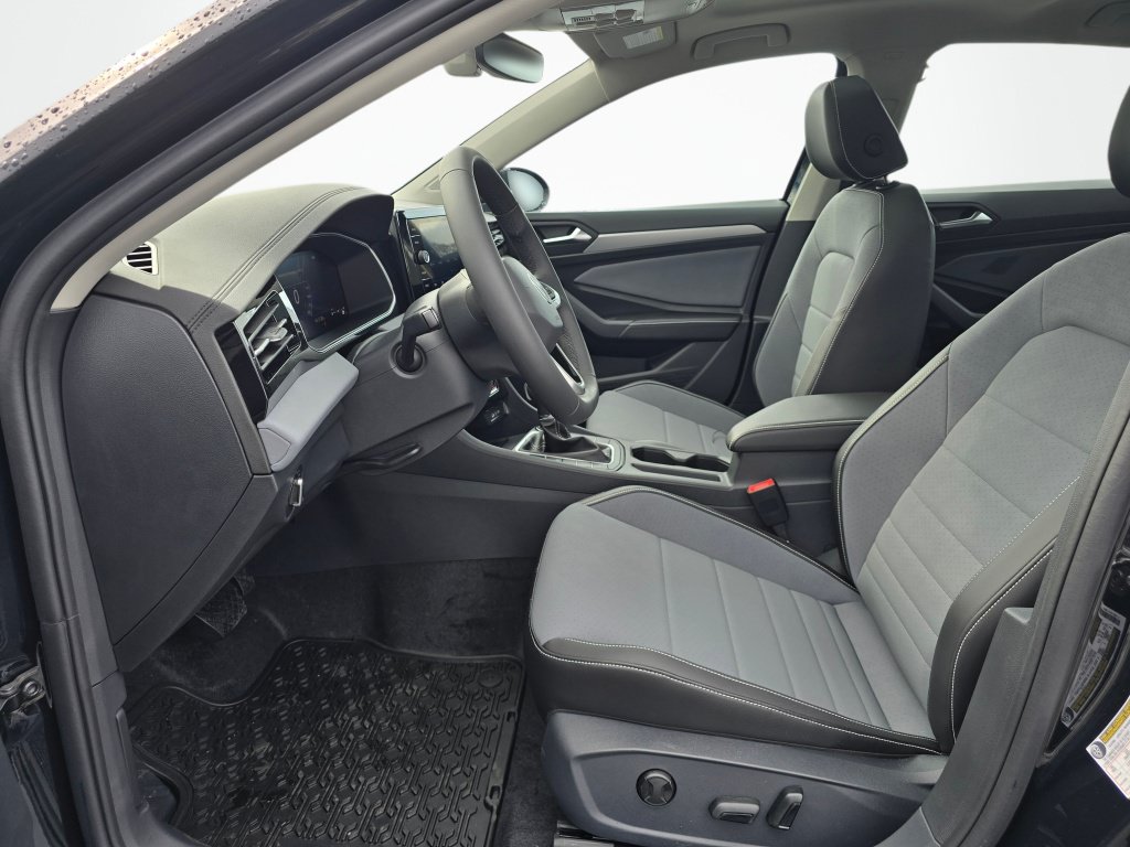 New 2026 Volkswagen Jetta SE FWD image 18