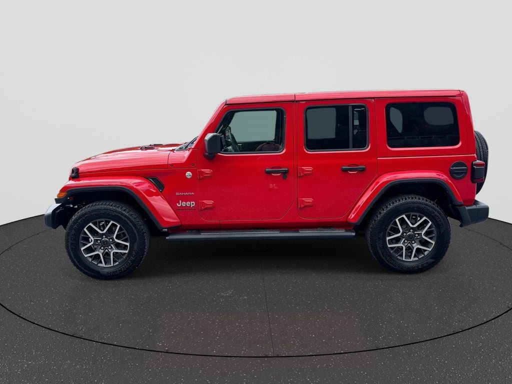 Used 2024 Jeep Wrangler Unlimited Sahara AWD/4WD image 5