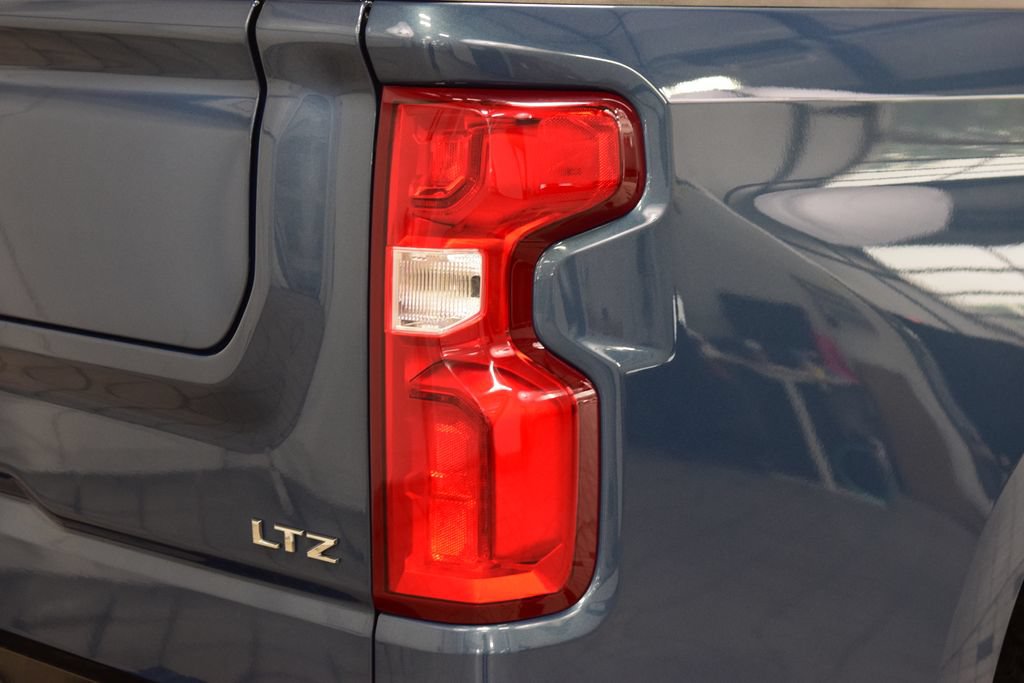 Used 2024 Chevrolet Silverado 1500 LTZ w/ LTZ Premium Package AWD/4WD image 19