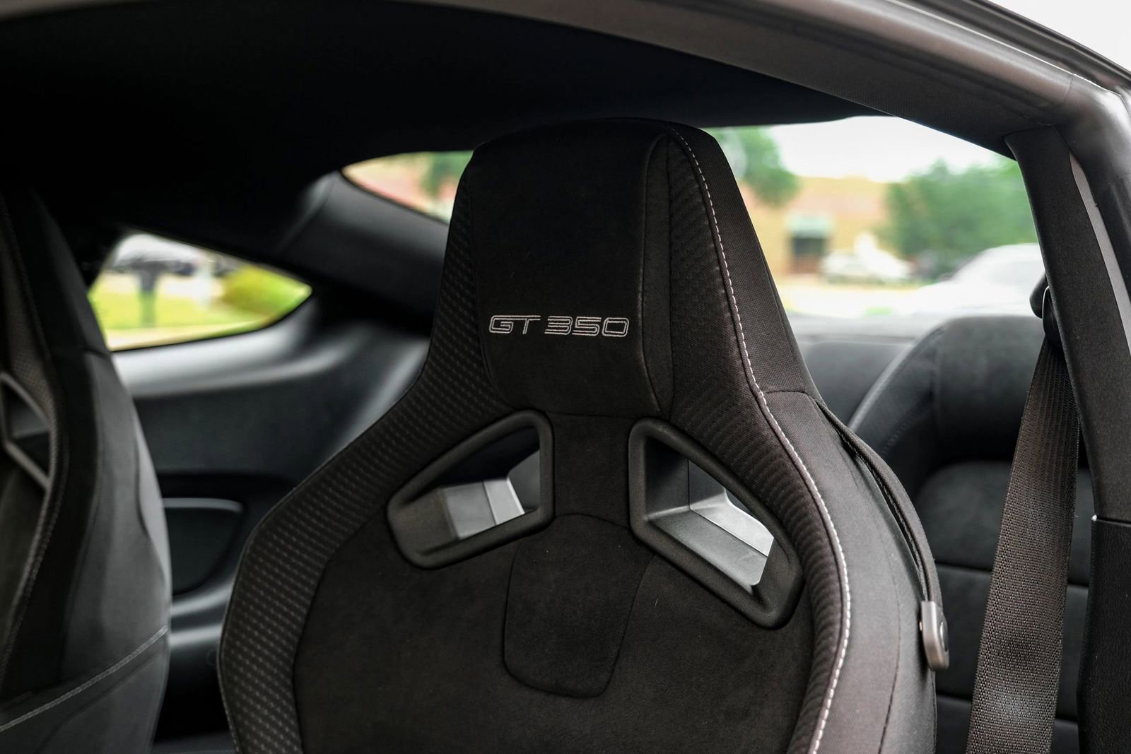 Used 2017 Ford Mustang Shelby GT350 w/ Electronics Package RWD image 35