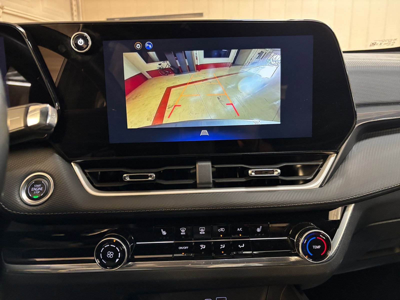 Used 2025 Chevrolet Equinox LT FWD image 17