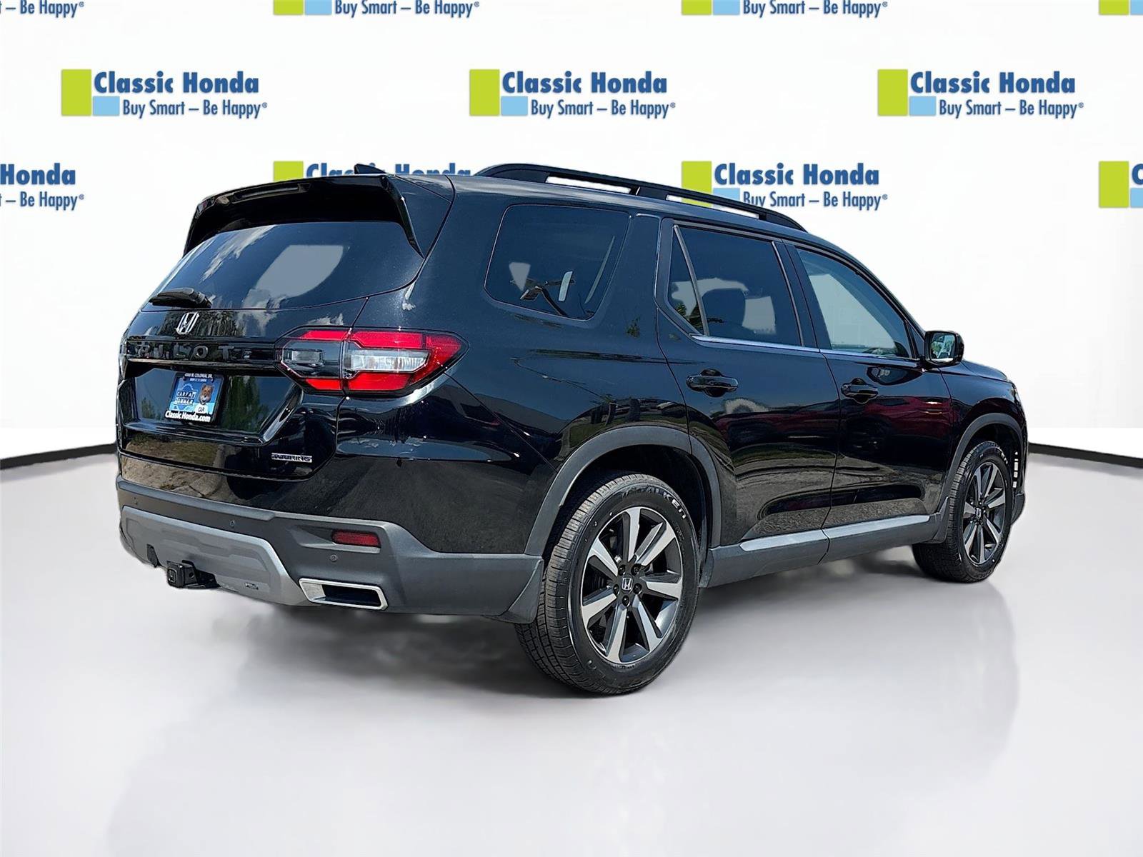 Certified 2024 Honda Pilot Touring image 8