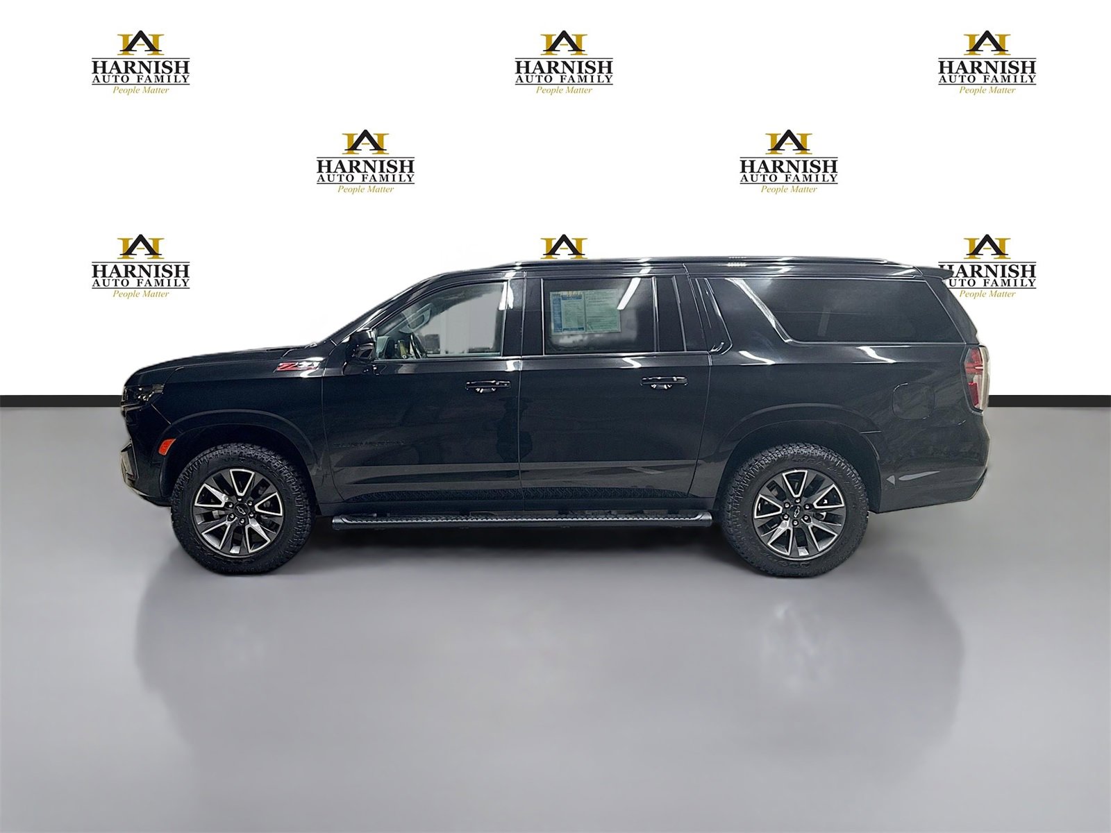 Used 2023 Chevrolet Suburban Z71 w/ Luxury Package image 8