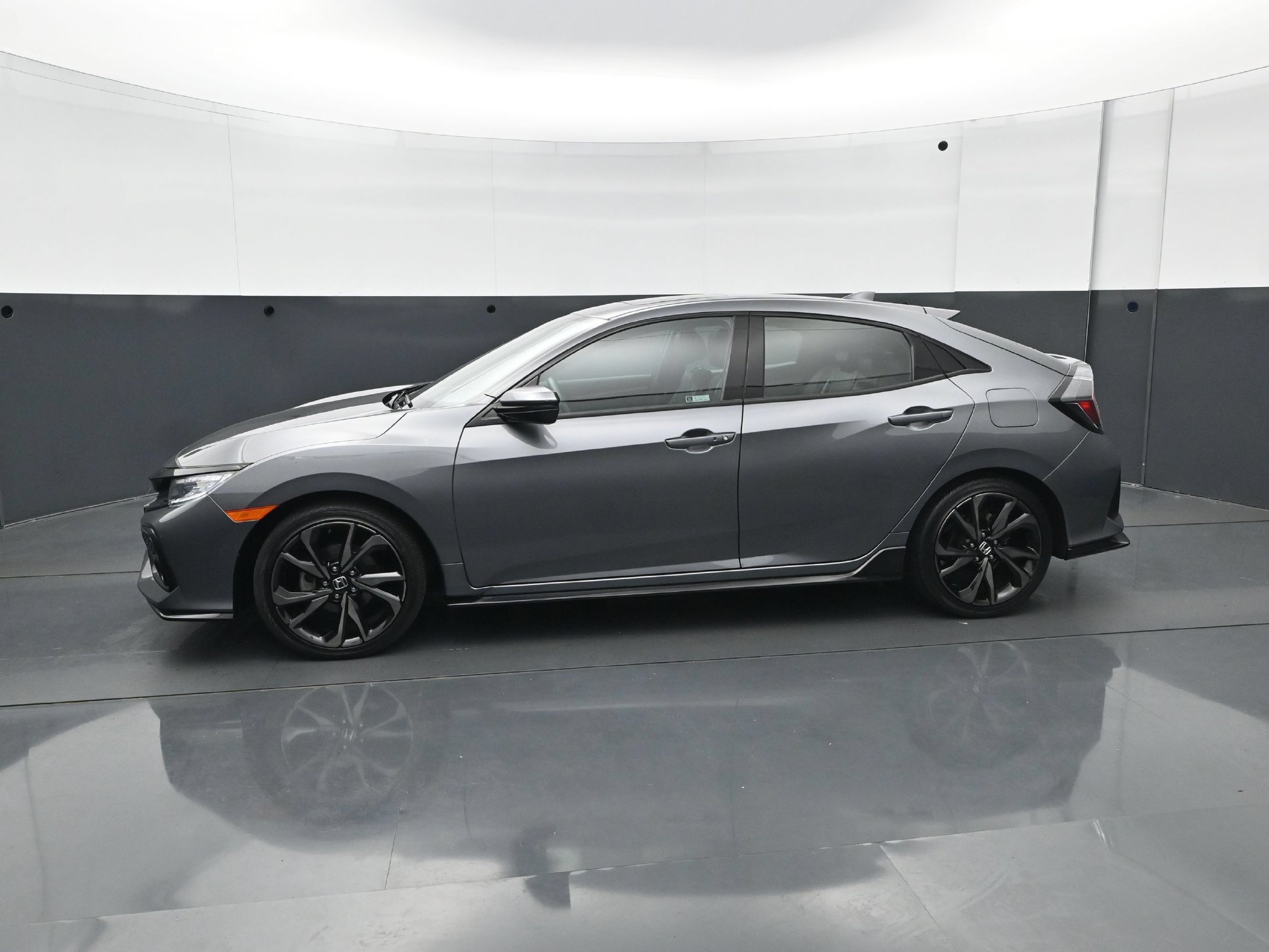 Used 2019 Honda Civic Sport Touring image 3