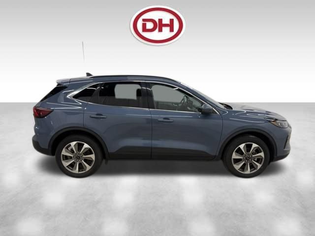 Used 2025 Ford Escape Platinum AWD/4WD image 2