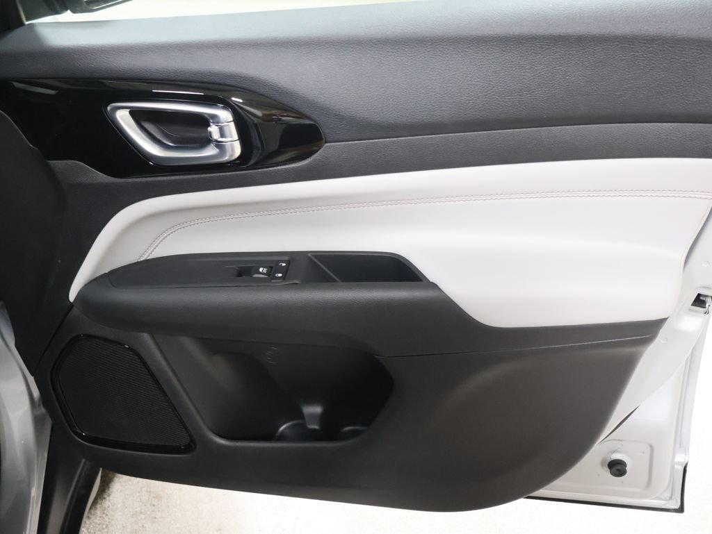 New 2026 Jeep Compass Limited AWD/4WD image 18