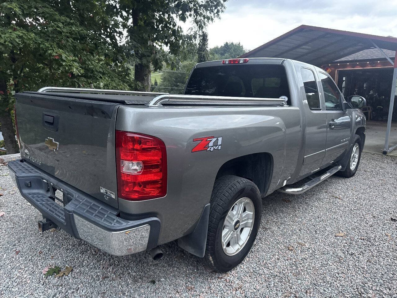 Used 2007 Chevrolet Silverado 1500 LT w/ 1LT Convenience Package AWD/4WD image 8